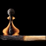 تصاویری زیبا و دیدنی از هنرنمایی با چوب کبریت های سوخته هنرنمایی با چوب کبریت سوخته